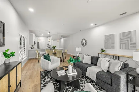 $724,990 | 4308 West Gray Street, Unit 6, Tampa, FL 33609