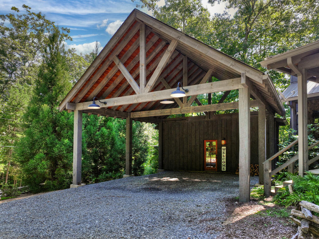 199 North Hiawatha Trail Blue Ridge, GA 30513 - Photo 3 of 52 Gallery Image 3