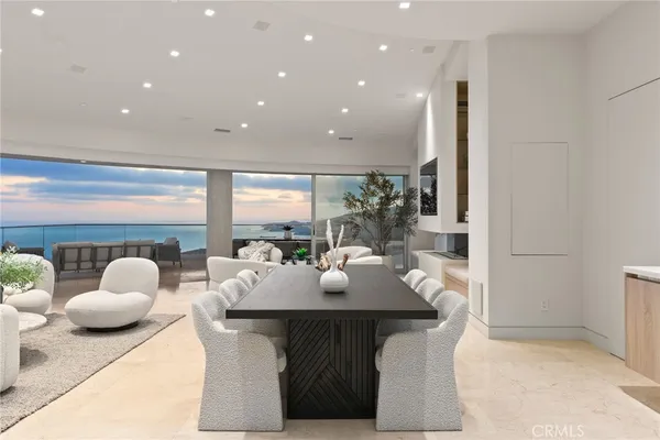 $8,300,000 | 900 Gainsborough Drive, Laguna Beach, CA 92651