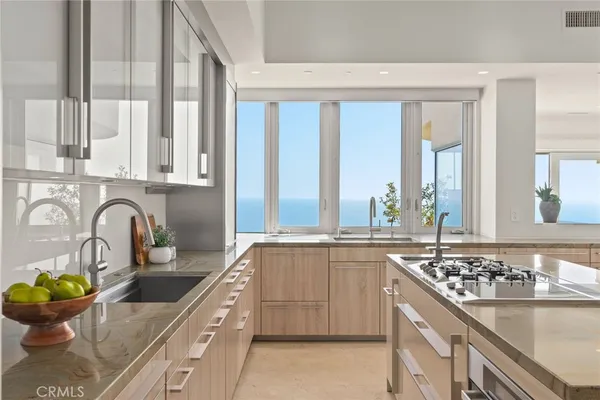 $8,300,000 | 900 Gainsborough Drive, Laguna Beach, CA 92651