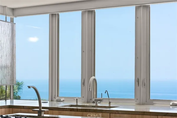 $8,300,000 | 900 Gainsborough Drive, Laguna Beach, CA 92651
