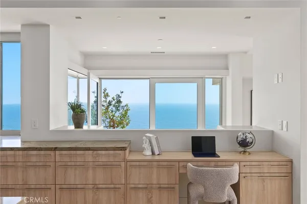 $8,300,000 | 900 Gainsborough Drive, Laguna Beach, CA 92651