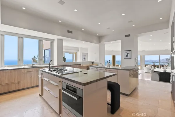 $8,300,000 | 900 Gainsborough Drive, Laguna Beach, CA 92651