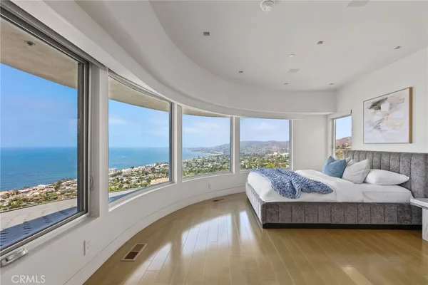 $8,300,000 | 900 Gainsborough Drive, Laguna Beach, CA 92651