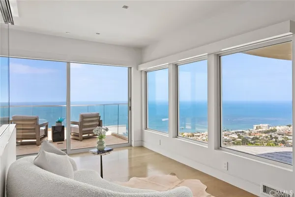 $8,300,000 | 900 Gainsborough Drive, Laguna Beach, CA 92651