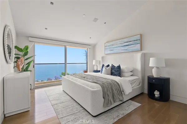 $8,300,000 | 900 Gainsborough Drive, Laguna Beach, CA 92651
