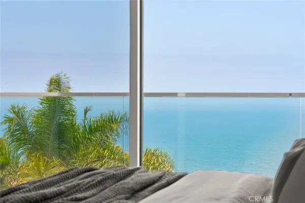 $8,300,000 | 900 Gainsborough Drive, Laguna Beach, CA 92651