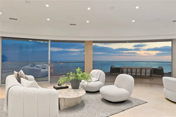 $8,300,000 | 900 Gainsborough Drive, Laguna Beach, CA 92651