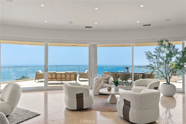 $8,300,000 | 900 Gainsborough Drive, Laguna Beach, CA 92651