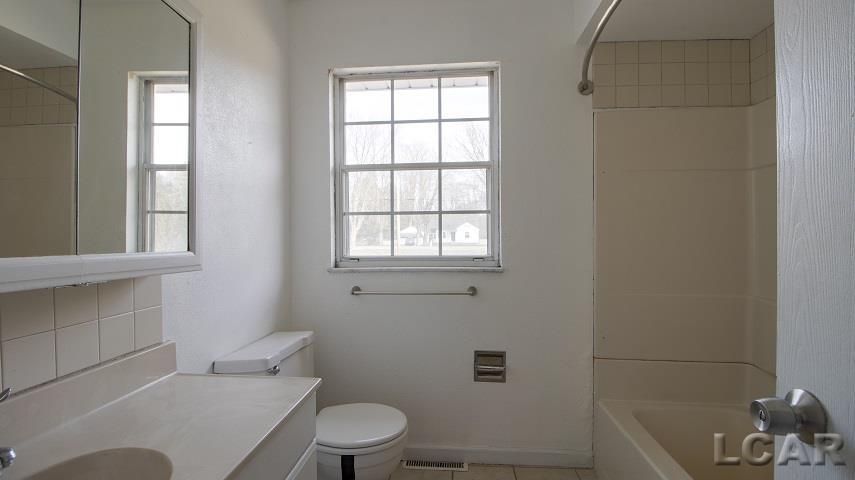4177 St Anthony Road Temperance, MI 48182 - Photo 6 of 14 50104967-5.JPG