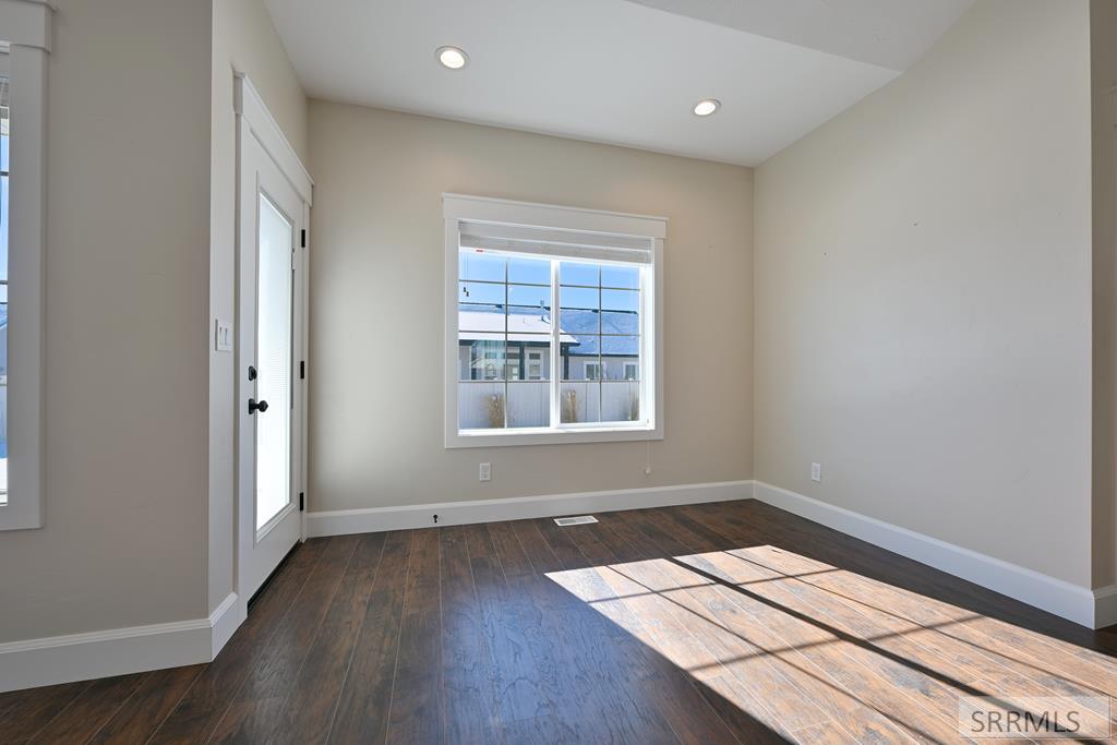 4922 Torcello Drive Ammon, ID 83401 - Photo 12 of 50 Dining Area