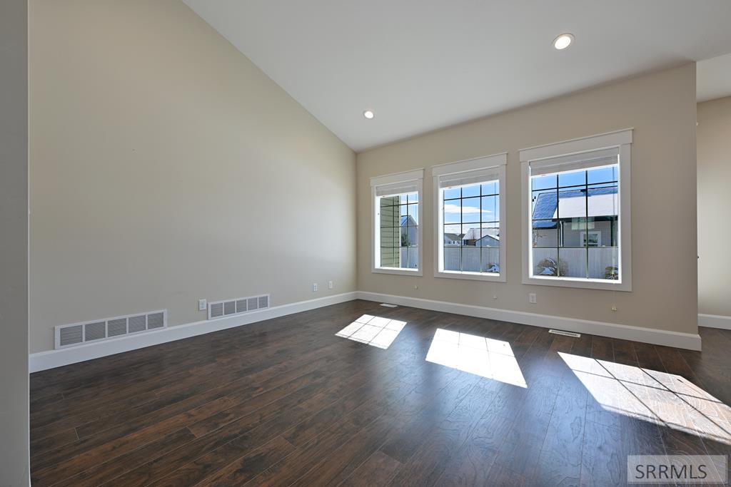 4922 Torcello Drive Ammon, ID 83401 - Photo 5 of 50 Living Room