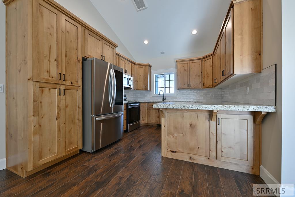 4922 Torcello Drive Ammon, ID 83401 - Photo 8 of 50 Kitchen