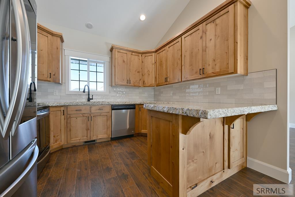 4922 Torcello Drive Ammon, ID 83401 - Photo 10 of 50 Kitchen