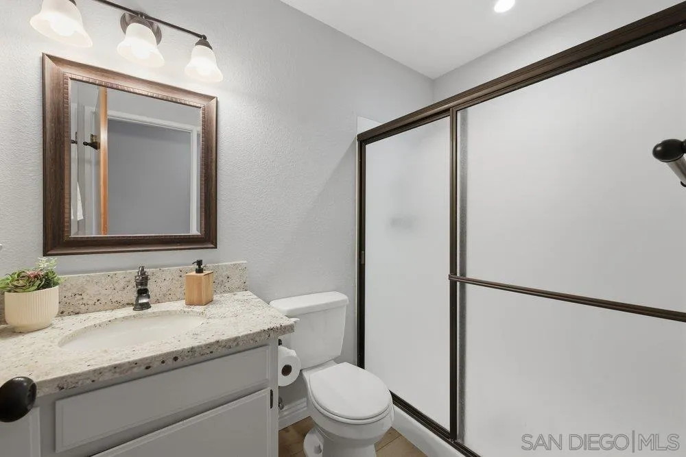 8635 Circle R Valley Lane Escondido, CA 92026 - Photo 16 of 30