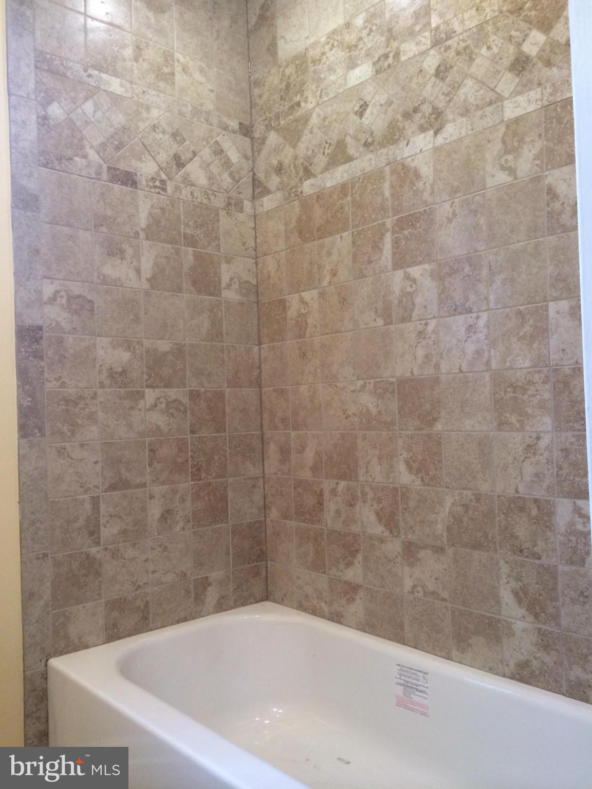 5441 Channing Road Baltimore, MD 21229 - Photo 22 of 28 Bath (Master)