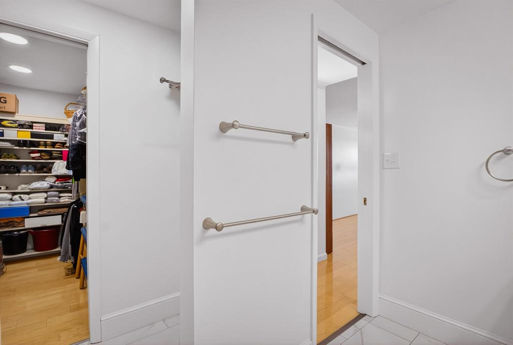 750 Washington Road, Unit 1205 Pittsburgh, PA 15228 - Photo 26 of 46 Primary bathroom with walk-in closet