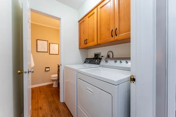 $610,000 | 121 North Glendale Avenue, Barrington, IL 60010