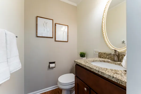 $610,000 | 121 North Glendale Avenue, Barrington, IL 60010