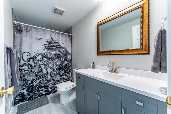 $610,000 | 121 North Glendale Avenue, Barrington, IL 60010
