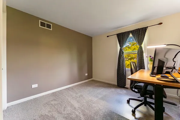 $610,000 | 121 North Glendale Avenue, Barrington, IL 60010