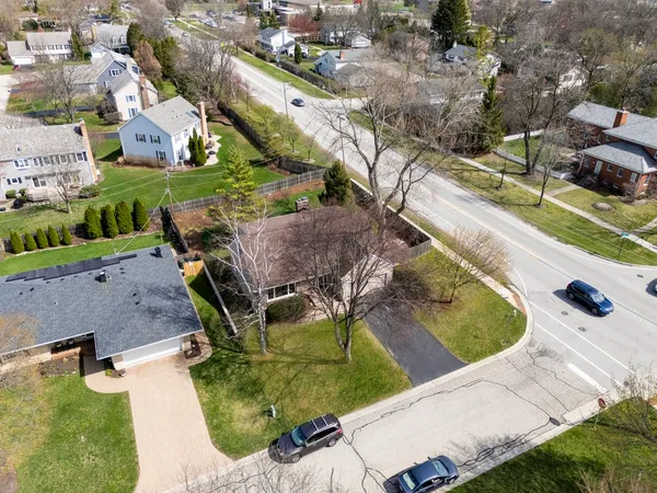 $610,000 | 121 North Glendale Avenue, Barrington, IL 60010