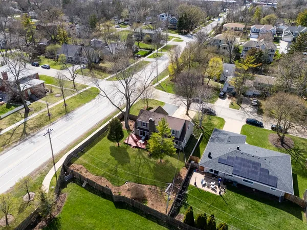 $610,000 | 121 North Glendale Avenue, Barrington, IL 60010