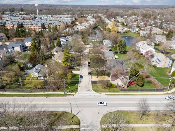 $610,000 | 121 North Glendale Avenue, Barrington, IL 60010