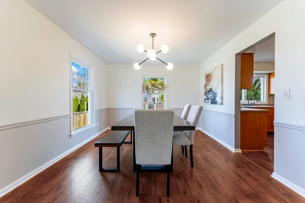 $610,000 | 121 North Glendale Avenue, Barrington, IL 60010