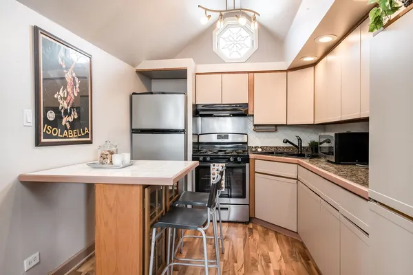 $449,000 | 9439 Congress Park Avenue, Brookfield, IL 60513