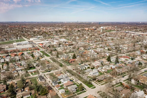 $449,000 | 9439 Congress Park Avenue, Brookfield, IL 60513