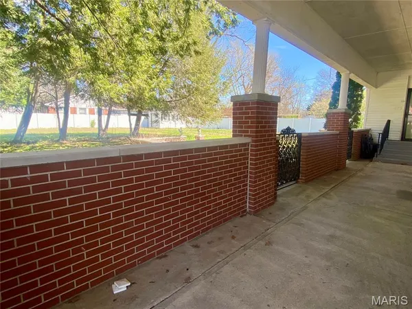 $190,000 | 502 East Commercial Street, Charleston, MO 63834