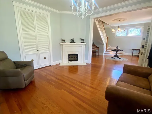 $190,000 | 502 East Commercial Street, Charleston, MO 63834