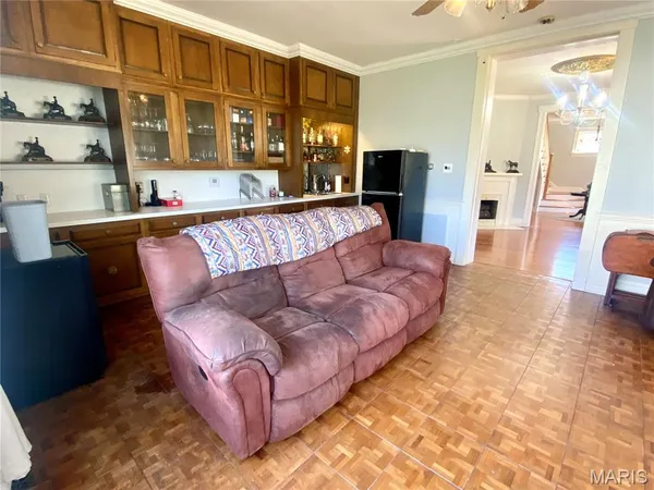 $190,000 | 502 East Commercial Street, Charleston, MO 63834