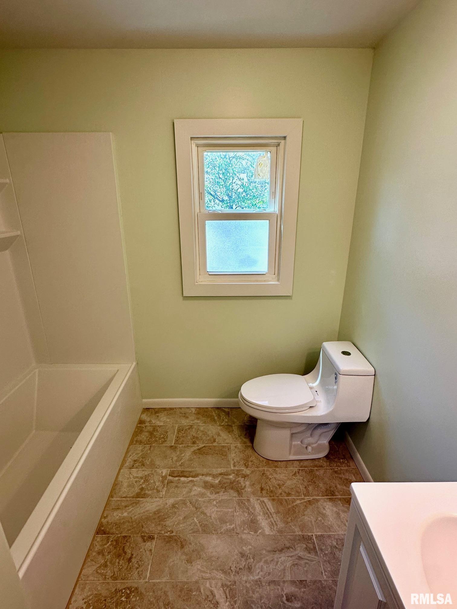 417 Caldwell Street Jacksonville, IL 62650 - Photo 14 of 22