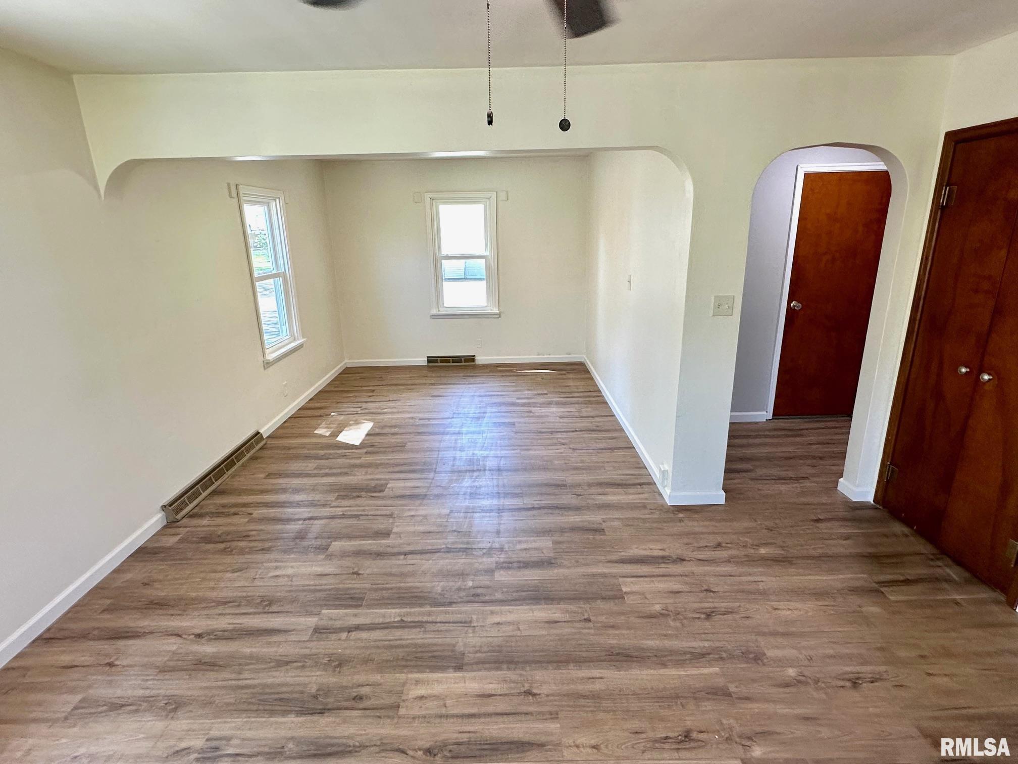 417 Caldwell Street Jacksonville, IL 62650 - Photo 5 of 22