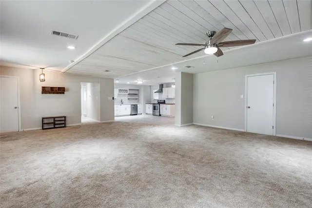 a view of a livingroom with furniture