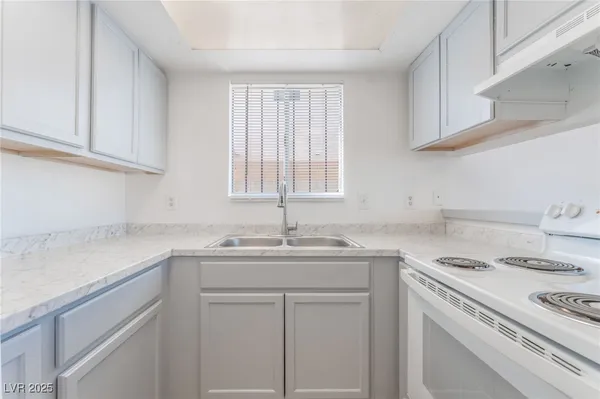 $690,000 | 2257 Exeter Drive, Las Vegas, NV 89156