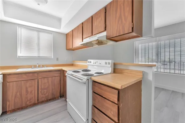$690,000 | 2257 Exeter Drive, Las Vegas, NV 89156