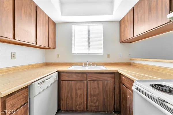 $690,000 | 2257 Exeter Drive, Las Vegas, NV 89156