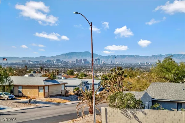 $690,000 | 2257 Exeter Drive, Las Vegas, NV 89156