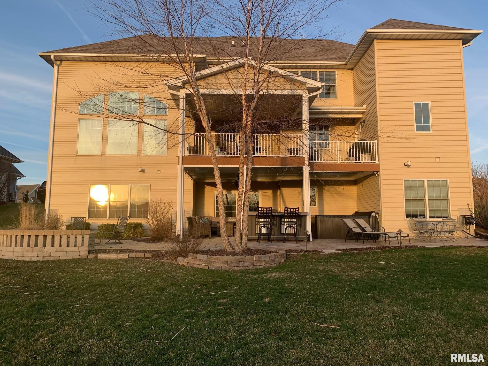 6016 Cardinal Road Bettendorf, IA 52722 - Photo 2 of 50 Gallery Image 2