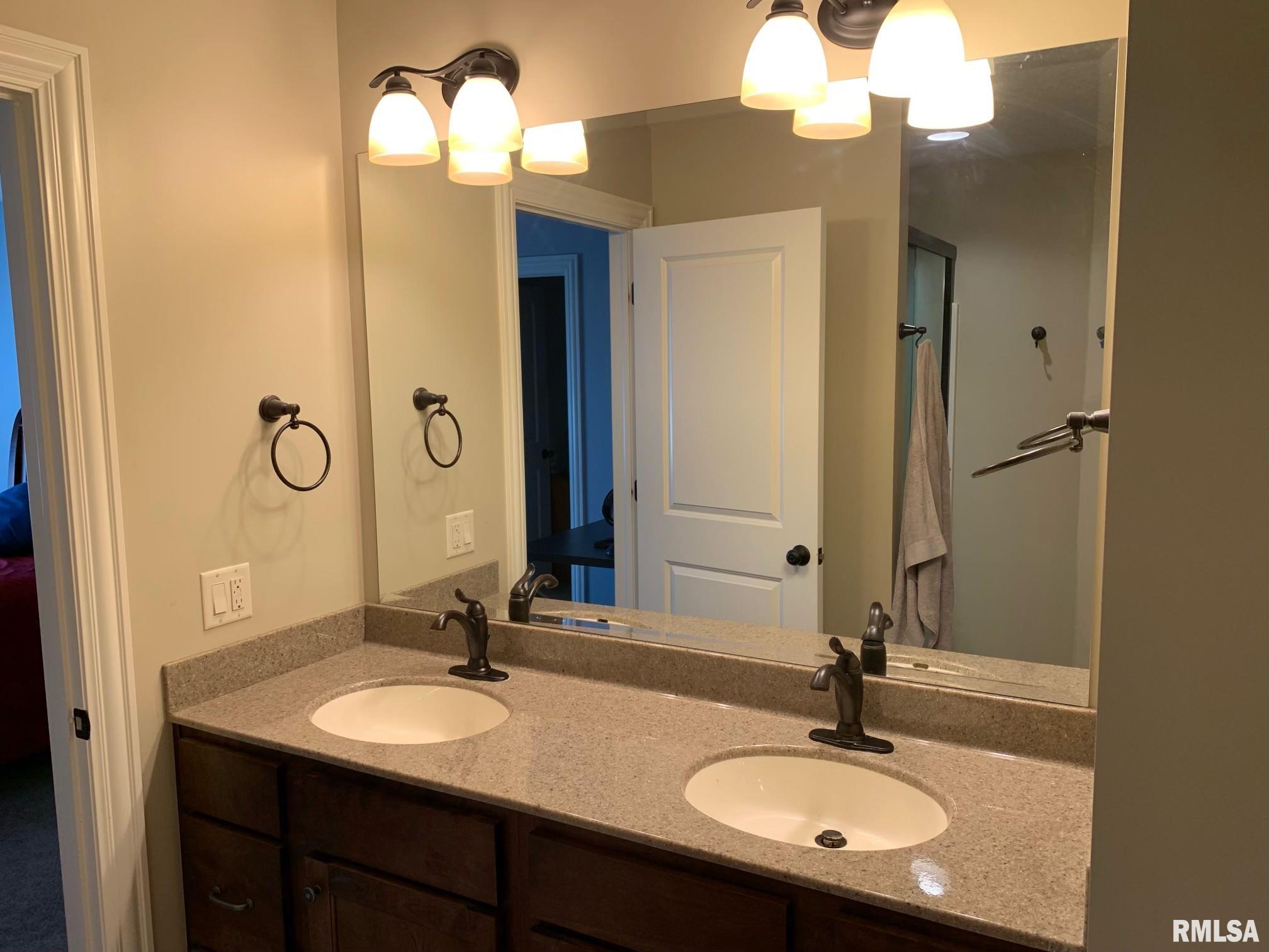 6016 Cardinal Road Bettendorf, IA 52722 - Photo 32 of 50 Gallery Image 32