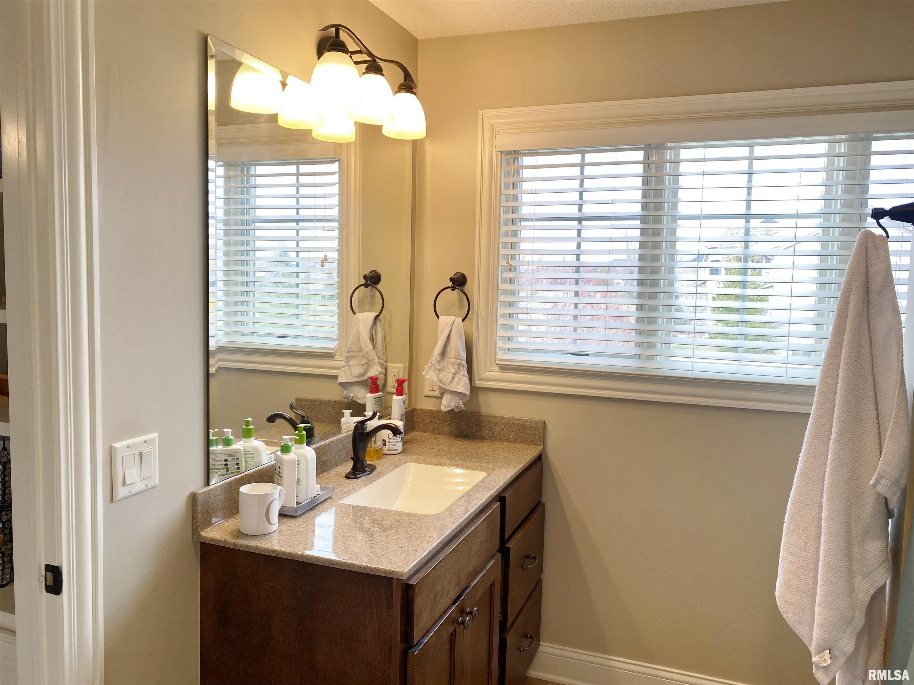 6016 Cardinal Road Bettendorf, IA 52722 - Photo 34 of 50 Gallery Image 34