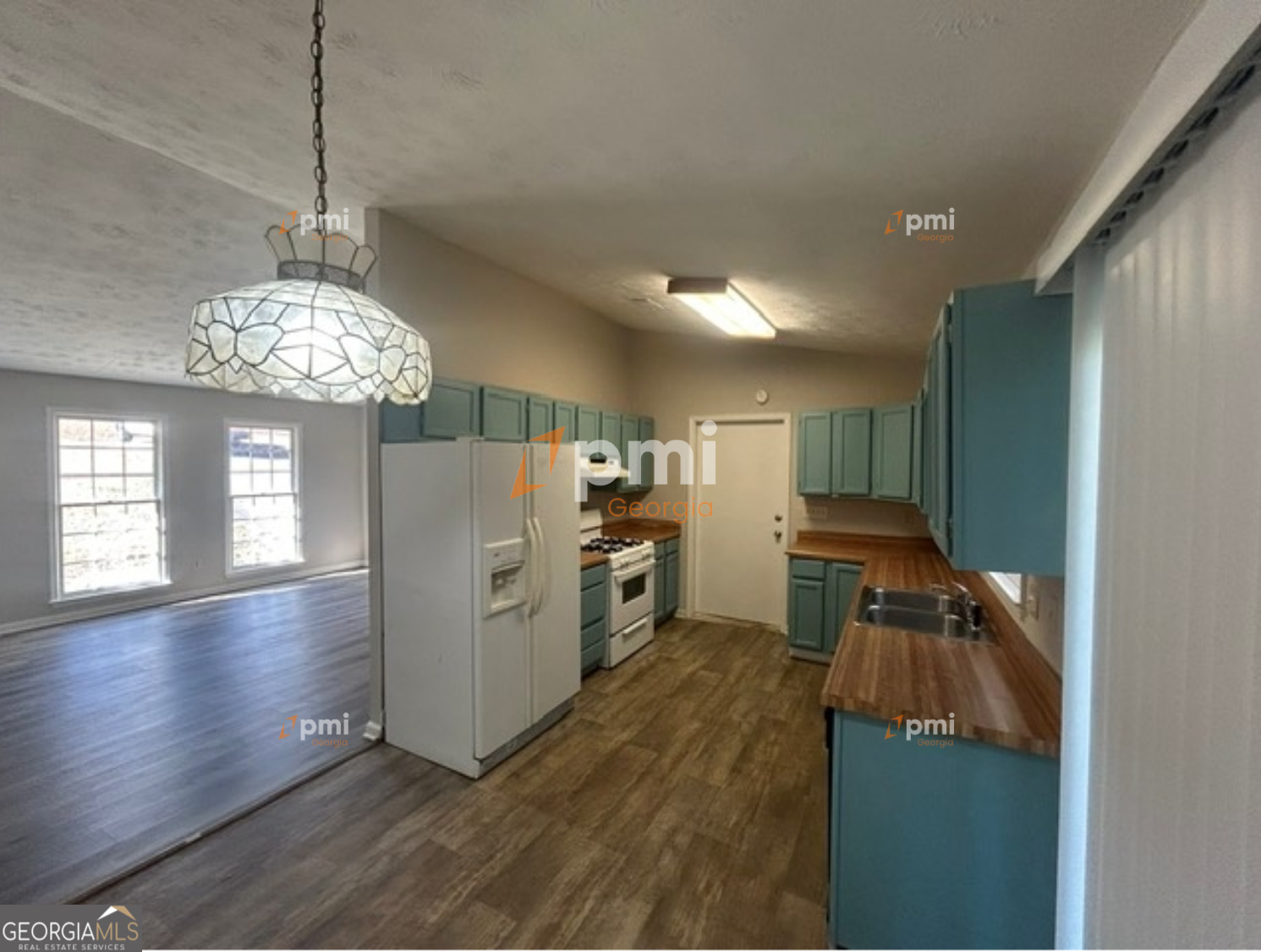 667 Rae Drive Southwest Lawrenceville, GA 30044 - Photo 2 of 22