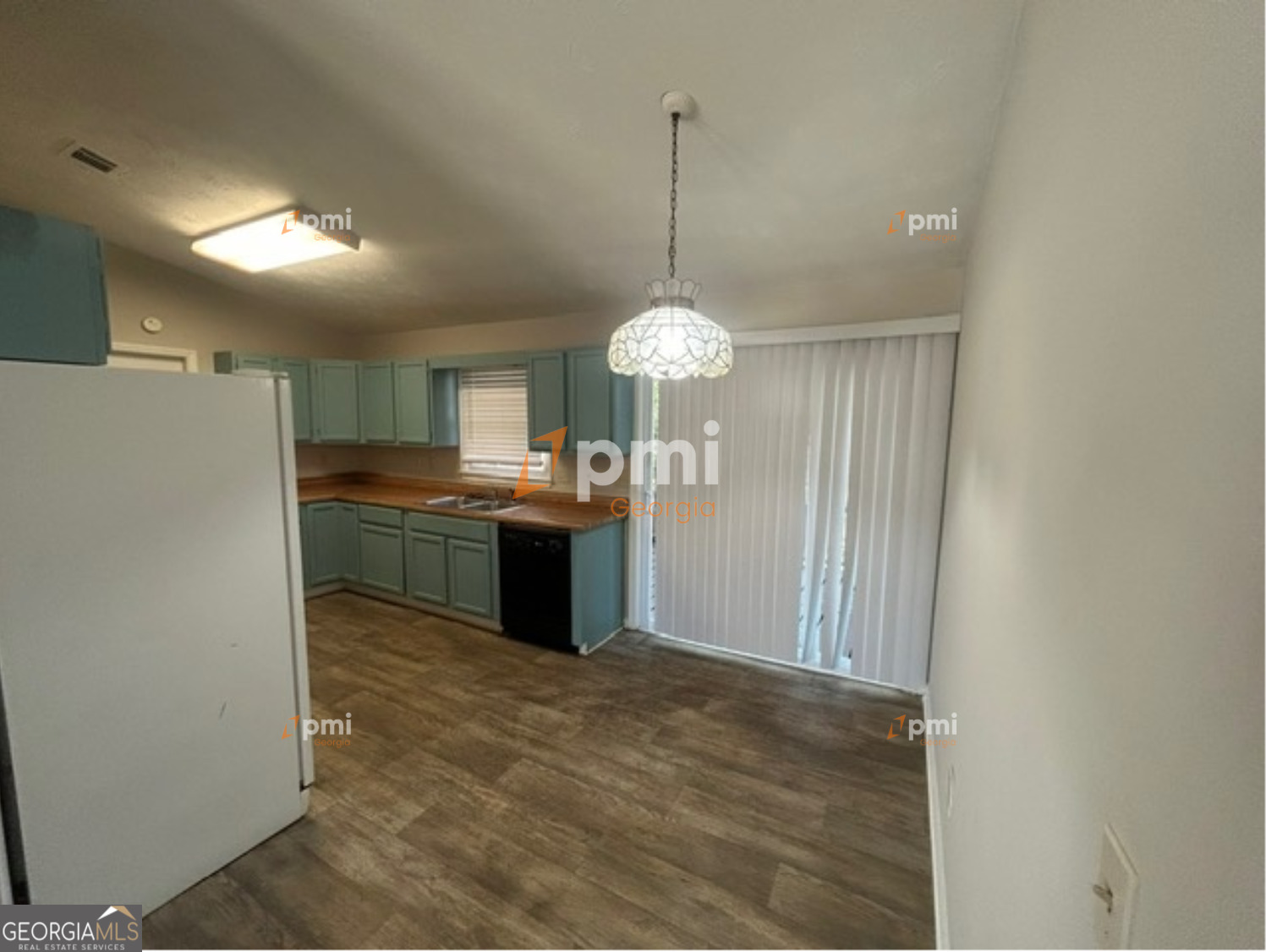 667 Rae Drive Southwest Lawrenceville, GA 30044 - Photo 3 of 22