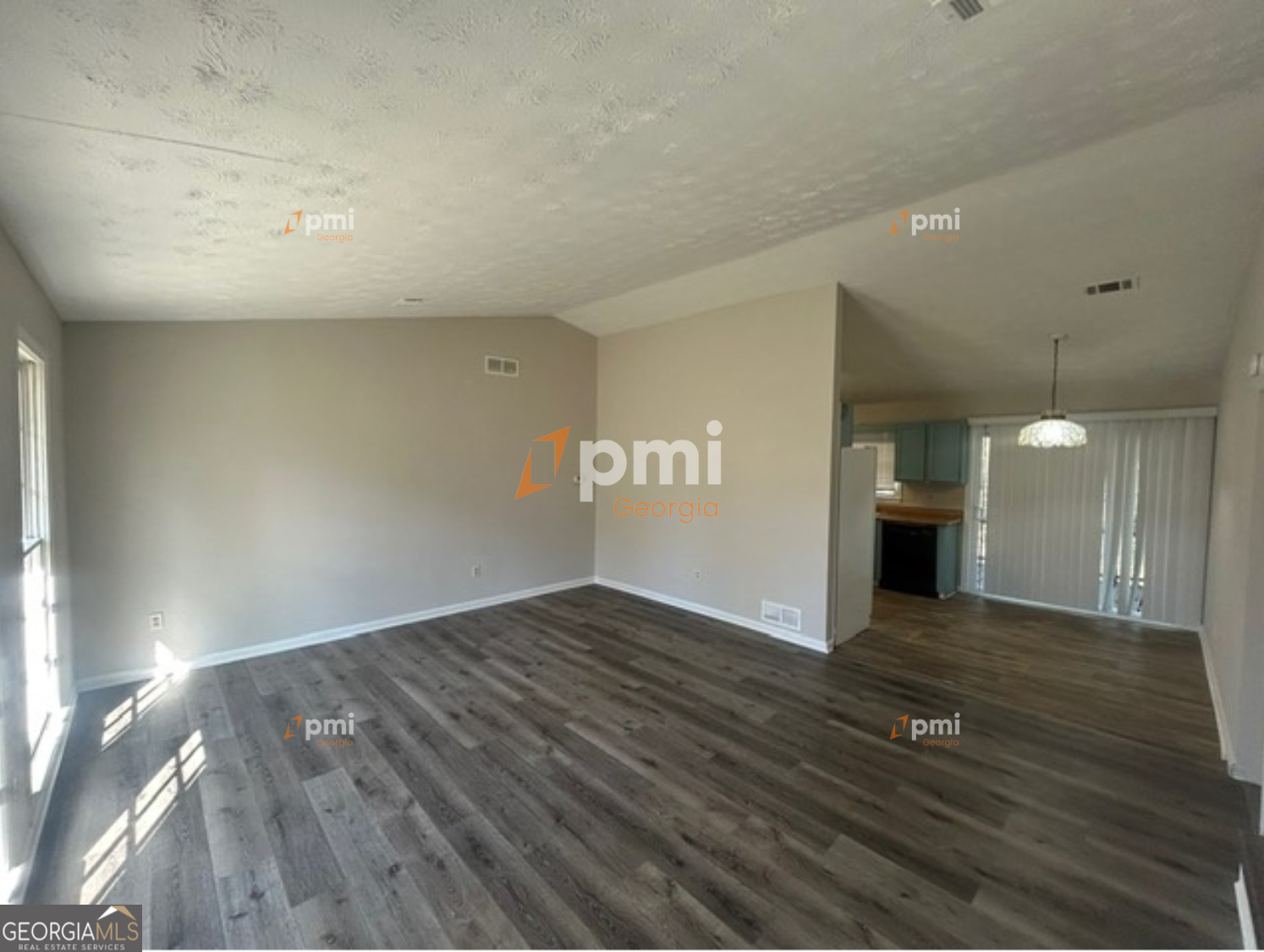 667 Rae Drive Southwest Lawrenceville, GA 30044 - Photo 7 of 22