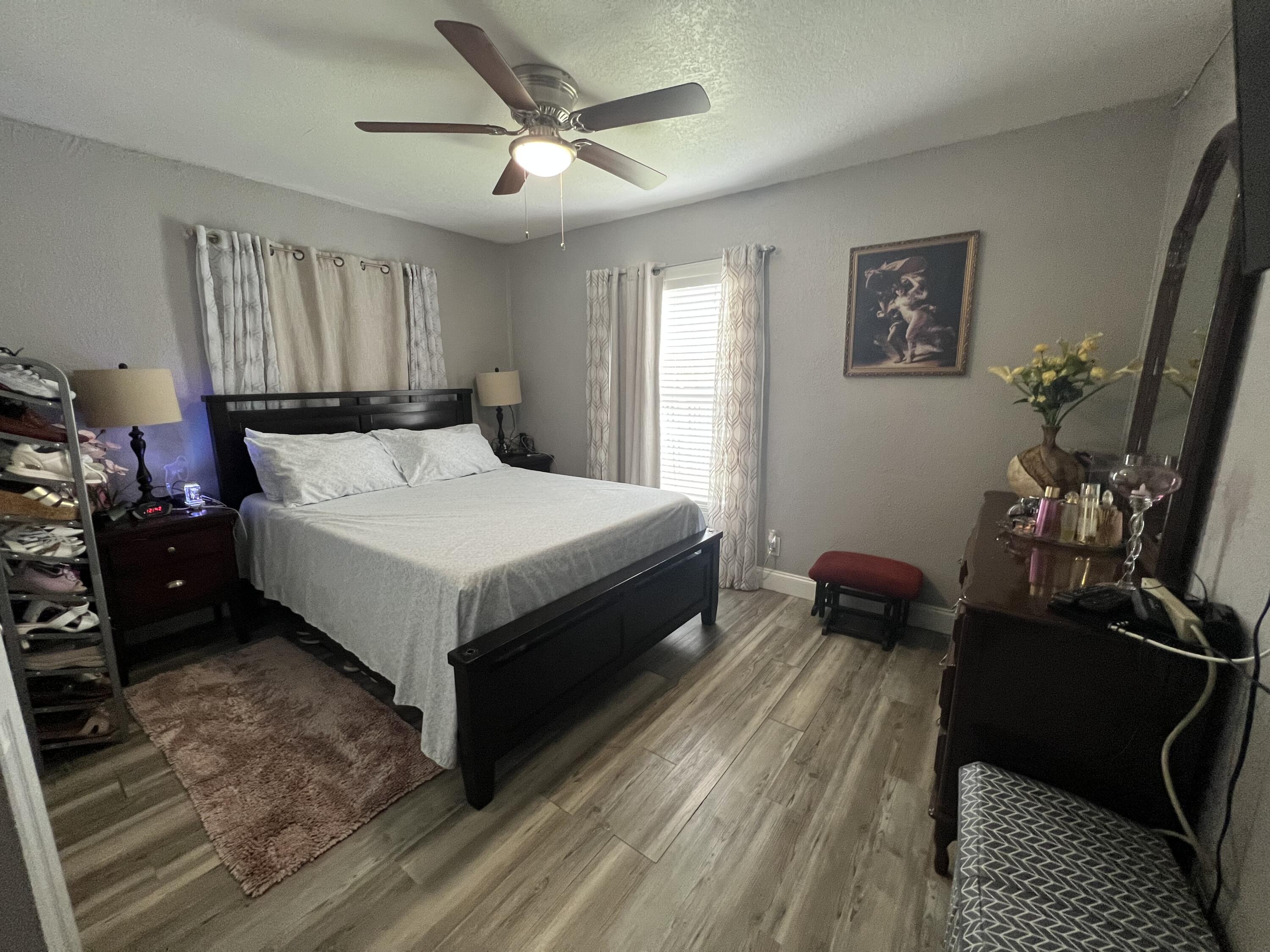 128 West 16th Street Riviera Beach, FL 33404 - Photo 9 of 17 IMG-0277