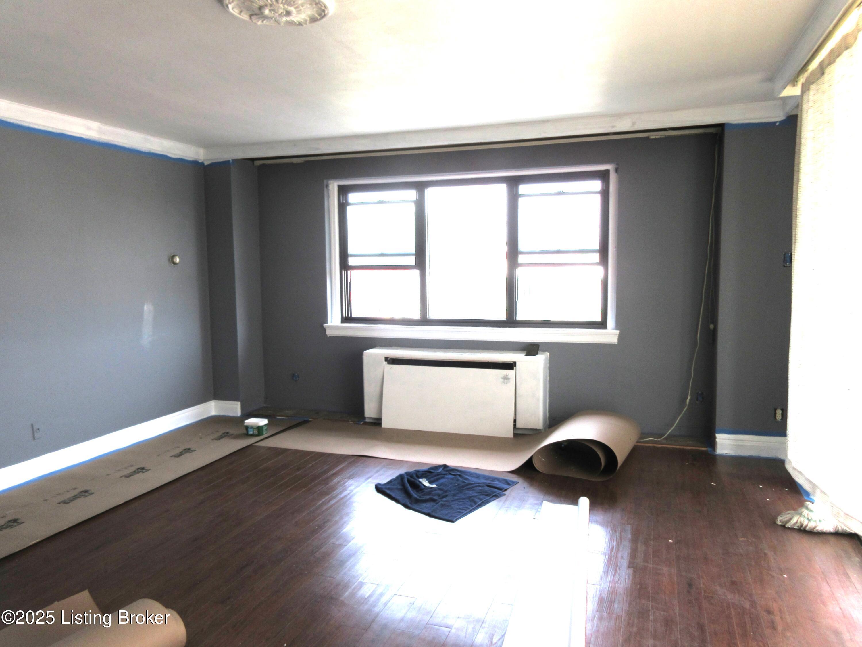 3320 Bardstown Road, Unit 31 Louisville, KY 40218 - Photo 14 of 18 livingroom fresh paint