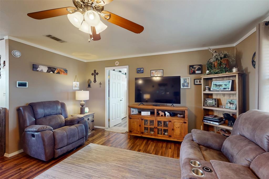 246 Caddo Road Joshua, TX 76058 - Photo 8 of 40